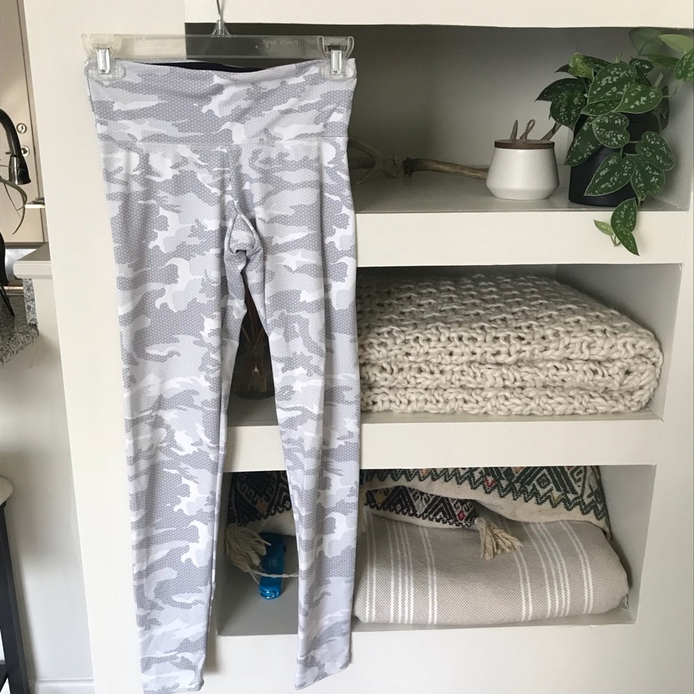 Strut this whit camo yoga pants